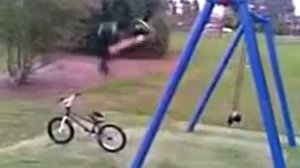 Прикол...с качели сальто