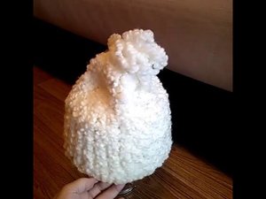 Шапочка вязаная из пряжи букле