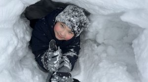 Строим снежную пещеру