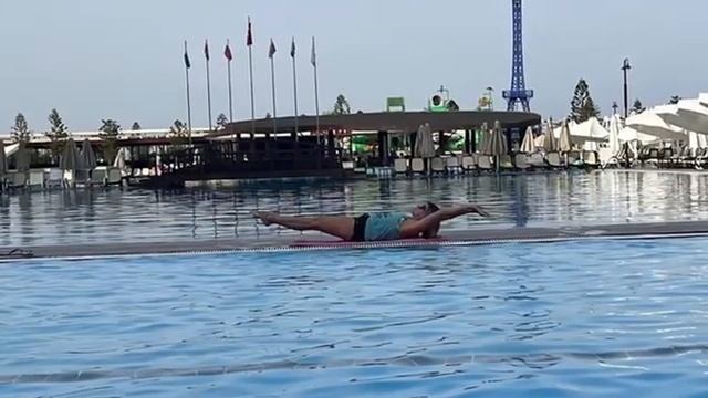 Пилатес: упражнение (Double leg stretch) смотреть онлайн