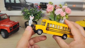 Самый узнаваемый Автобус в Мире распаковка и обзор желтого школьного автобуса из Америки
