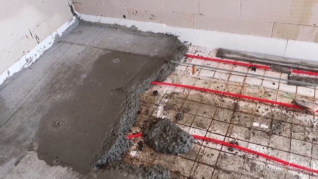 Строительные будни. Наконец-то заливаем пол. Строим дом своими руками смотреть онлайн