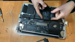 Замена батареи MacBook Pro 13 Mid 2015 A1502