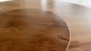 Круглый стол с вращающейся серединой