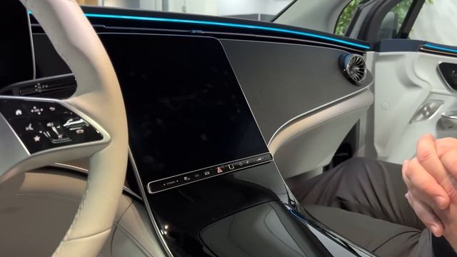 Is This EV Worth $106,000? Mercedes EQE 500 Interior Review смотреть онлайн