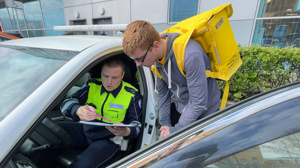 В Москве начались рейды по электросамокатам / Город новостей на ТВЦ