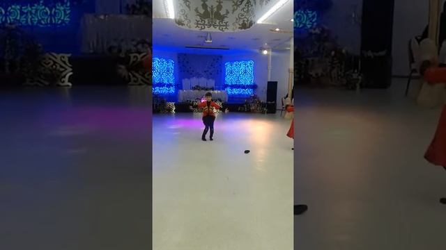 Лезгинка на выпускном смотреть онлайн