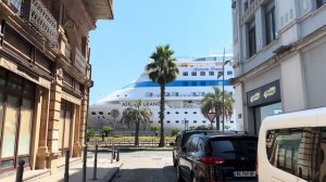 Батуми. Круизный лайнер ASTORIA GRANDE. Из Сочи зашел в порт Батуми.