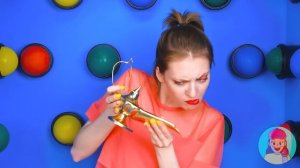 1000 загадочных кнопок и только одна тебя спасет | Смешные челленджи от TeenChallenge