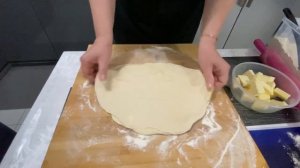 Дрожжевое слоеное тесто! Рогалики, булочки!