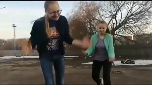 Танцуем под Рэп Kamazz - Курит не меньше чем Winston