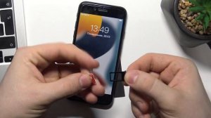 Как вставить СИМ карту в iPhone SE 2022