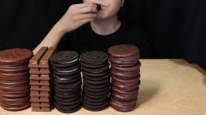 ASMR MAGNUM KITKAT OREO NUTELLA MALTESERS CHOCOLATE ICE CREAM DESSERT MUKBANG es krim アイスクリーム 디저트 먹