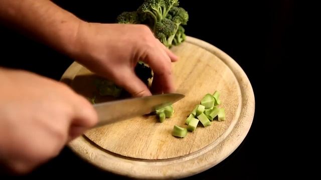 Суп Минестроне с брокколи смотреть онлайн