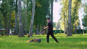 Газонокосилки STIGA Combi 36 E, Combi 40 E и Combi 44 E видеообзор