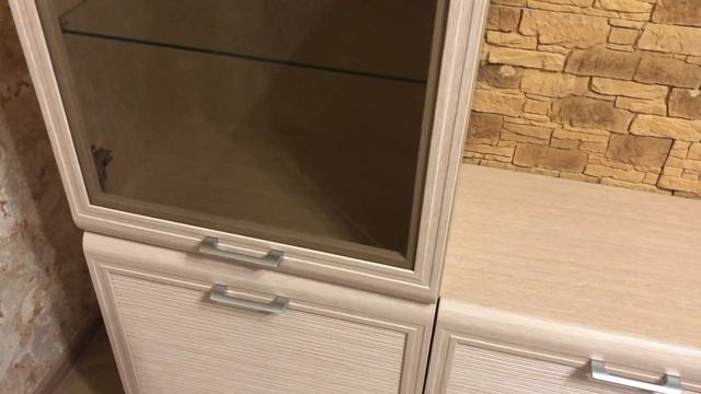 ПРИВЕЗЛИ МЕБЕЛЬ в зал. ОБЗОР мебели фабрики Лером с магазина КАЛИНКА. Пенал и тумба.