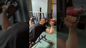 Жим гантелями на наклонной скамье 30^. Техника выполнения, ошибки.