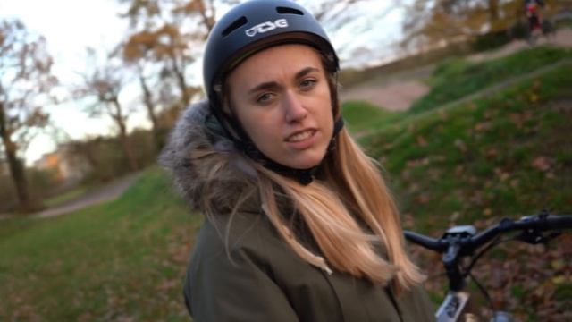 WHAT IS POSSIBLE ON A COMMUTER BIKE!?// THE TREKKING BIKE CHALLENGE! смотреть онлайн