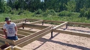 Обвязка свай и лаги пола