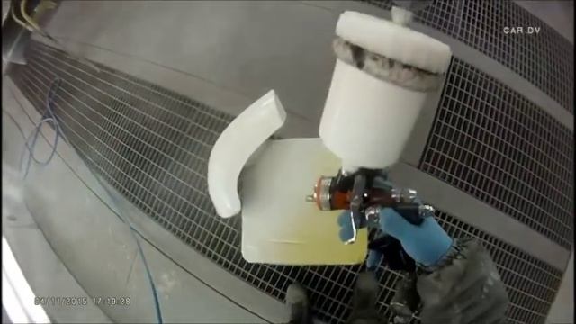 Toyota ist rear bumper painting.SATAjet.3000B RP.Fire.PPG(有)愛新車体.jpPresents смотреть онлайн