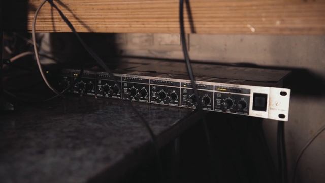 SKIFMUSIC.RU - оснащение помещений звуком и светом | Акустика для ресторанов, баров, клубов смотреть онлайн