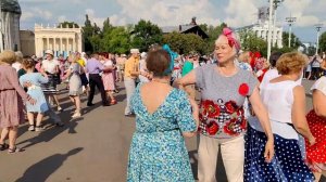 Swing Dance flashmob - Moscow VDNH | Stroll Barefoot - Hound Dog - Shim Sham