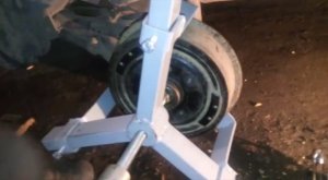 Универсальный съемник тормозных барабанов.