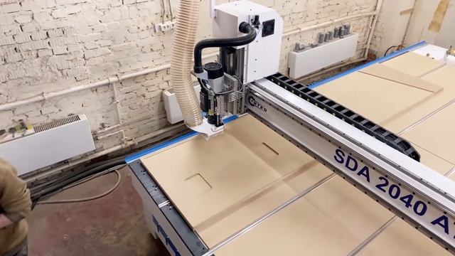 Фрезерный станок с ЧПУ INTRO SDA 2040 ATC смотреть онлайн