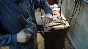 Сквозной монтаж рукояти ножа.