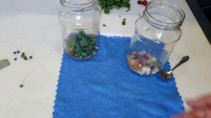 Маринованные корнишоны или мелкие огурцы на зиму в острой заливке