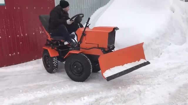 Минитрактор КРЕПЫШ. Чистка снега смотреть онлайн