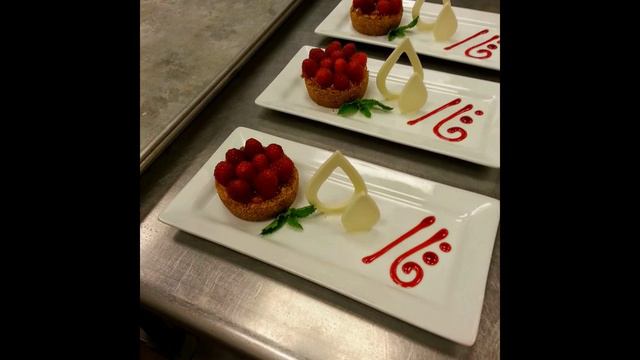 Plated Desserts смотреть онлайн