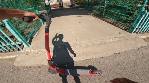 катаюсь на электро-самокате по Растопуловке