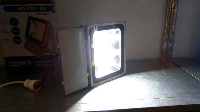EGMA electric  LED светильник 100Вт. (уличный прожектор). смотреть онлайн