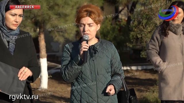 В Каспийске благоустроили очередной двор, в рамках проекта «Комфортная городская среда» смотреть онлайн