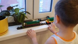 Маневровый тепловоз ЧМЭ3 из Lego.