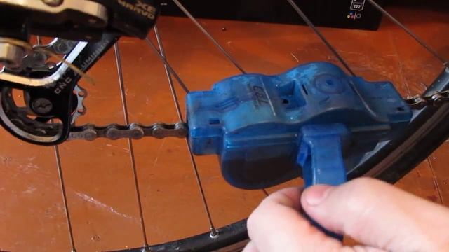 Как помыть цепь велосипеда до полной чистоты. Проверка белой тряпочкой смотреть онлайн