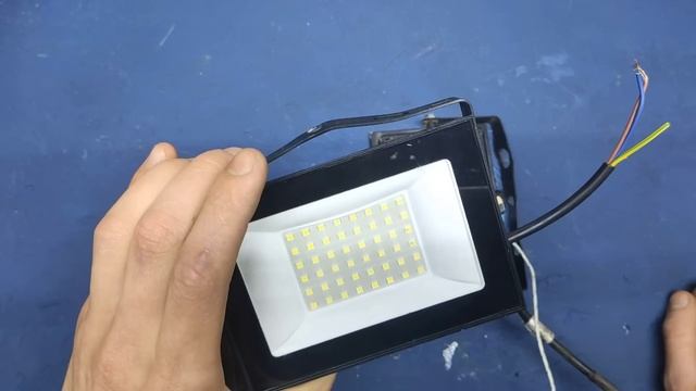 НЕ ПОКУПАЙ ПРОЖЕКТОР ПОКА НЕ ПОСМОТРИШЬ ВИДЕО#прожектор #освещение #led