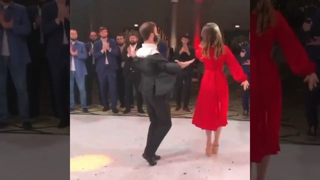 ЧЕЧЕНЦЫ круто танцуют??/#Chechen#Dance#ловзар#лезгинка#праздник#веселье#свадьба
