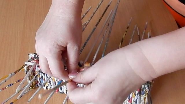 ПЛЕТЁНАЯ МЕБЕЛЬ ДЛЯ КУКЛЫ ДИВАН БАРБИ МОНСТЕР ХАЙ ЭЛЬЗЫ СВОИМИ РУКАМИ ИЗ СТАРЫХ ГАЗЕТ смотреть онлайн