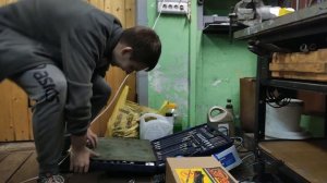 Замена амортизаторов задних Ваз 2110 2112. Моя первая тачка серия 7