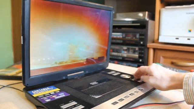 Портативный DVD плеер Pioneer 1680D