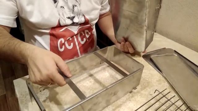 Обзор советской, походной мини коптильни.В СССР умели делать хорошие и надежные вещи.