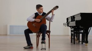 Банников Дмитрий , 11 лет ( гитара )
Преподаватель Саргсян Т.С. Асино
