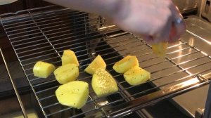 КУРИНЫЕ КРЫЛЫШКИ ГРИЛЬ, с картофелем запеченным на решетке