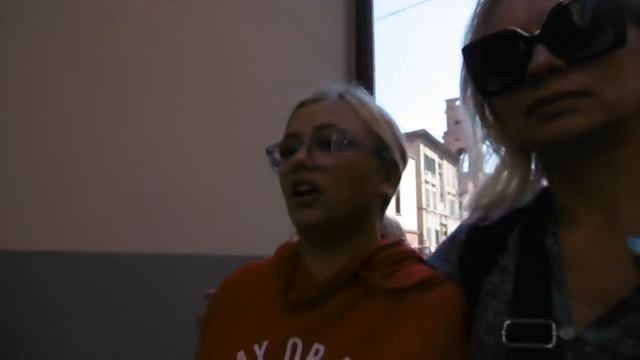 СОФИЮ ПОБИЛИ МЕНЯ ВЫЗВАЛИ К ДИРЕКТОРУ смотреть онлайн