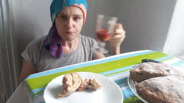 Мукбанг. Дегустация пирога от канала Просто наша семья. Проверка рецепта. Болталка