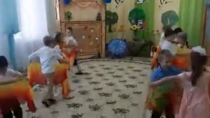 осенний вальс с шарфиками. подготовительная группа.