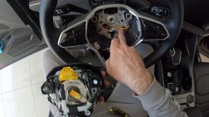 Разборка салона Volkswagen Touareg 2022