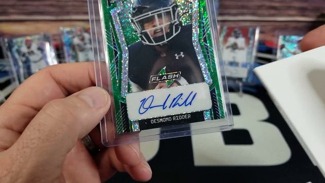 Epic Reveal: 2023 Leaf Signatures Delivers Jaw-Dropping Rookie QB 1/1 Autograph! смотреть онлайн